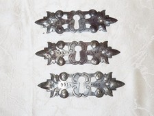 Plaques De Clé Baroque Pour Commode !