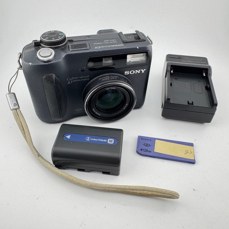 Sony Cyber-shot DSC-S85 Digital Camera 4.1MP Carl Zeiss Lens