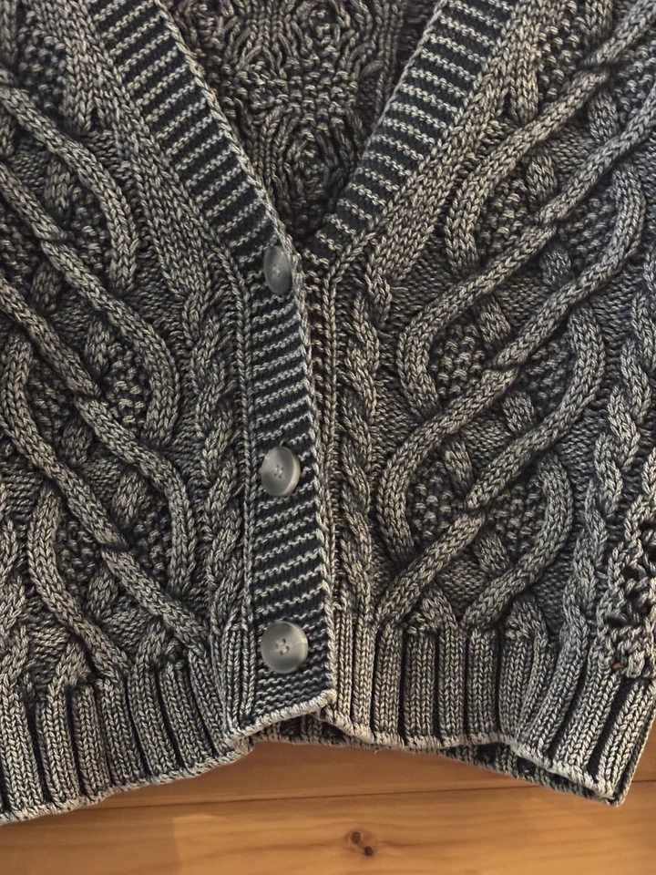 Suéter Cárdigan Recortado Tejido Algodón Sobre Cable M Algodón Azul Denim Lavado Look Foto 3 de 4