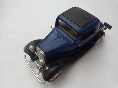 1/30 SUPERIOR - CLASSIC BLUE 1932 FORD 3 WINDOW COUPE DIECAST MODELLAUTO