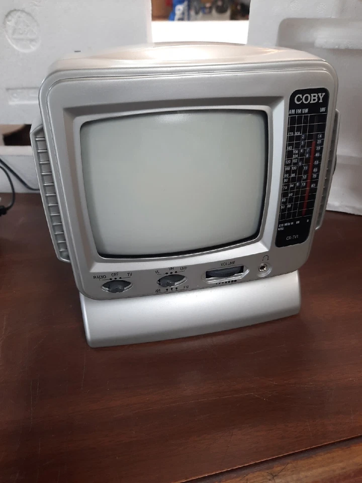 Coby CX-TV1 5" Black & White Television With AM/FM Radio New In Box NOS - Image 2 of 4