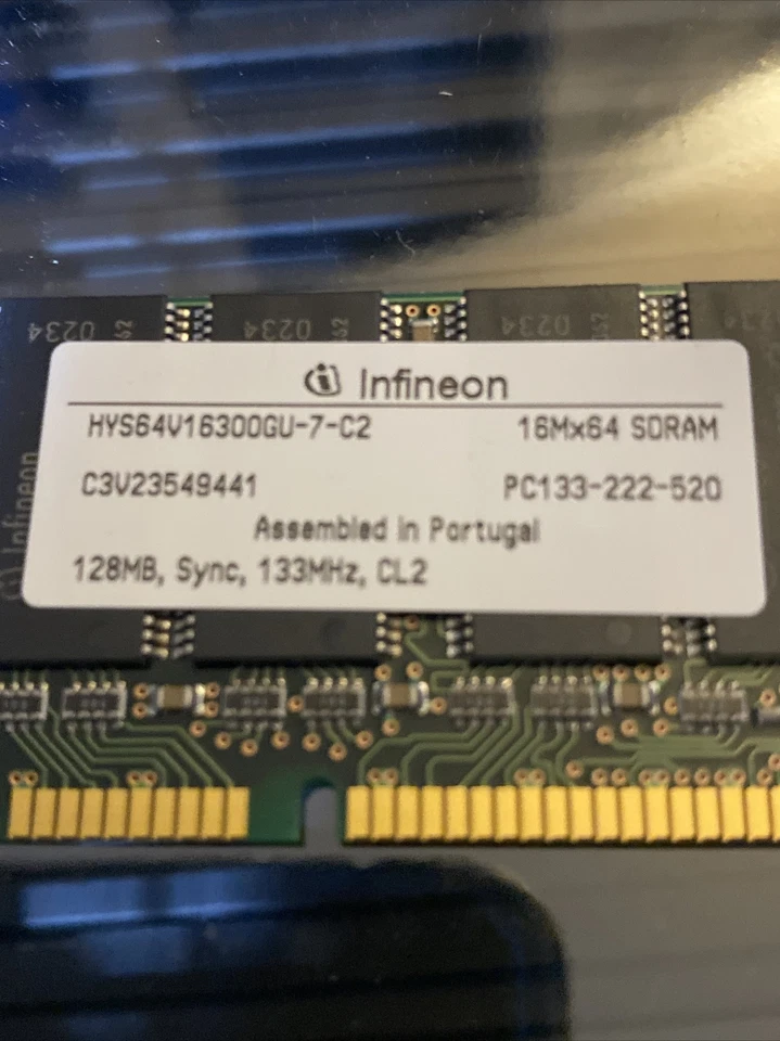 Two Pieces Infineon  2x128MB RAM PC-133 Sync 133 MHz CL2 - Image 4 of 4