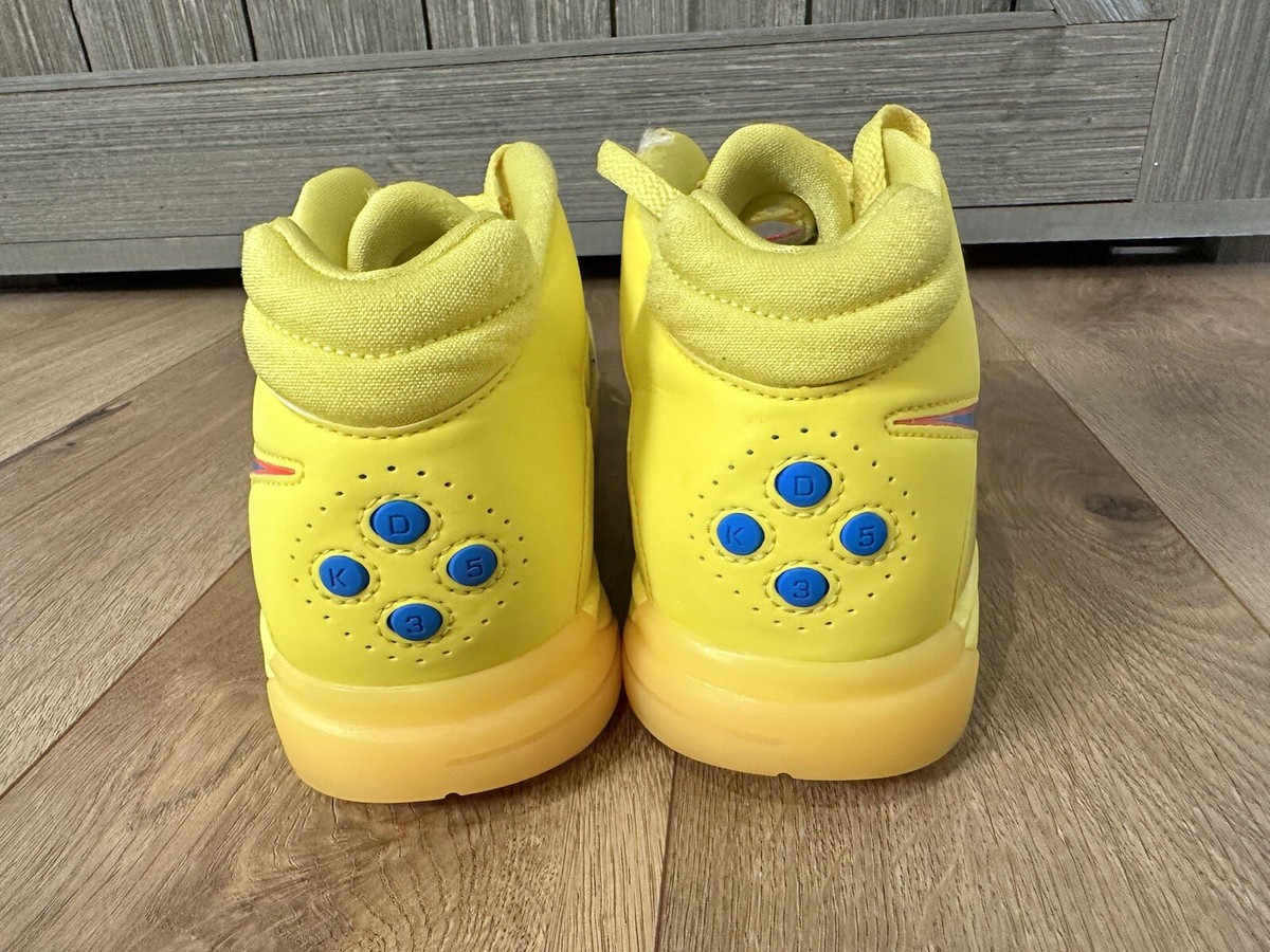Nike KD Zoom III Size 10.5. Color Vibrant Yellow. High Demand Must Have Shoe. Nike Kevin Durant Zoom KD 3 Christmas Yellow Blue Shoes  main image 4