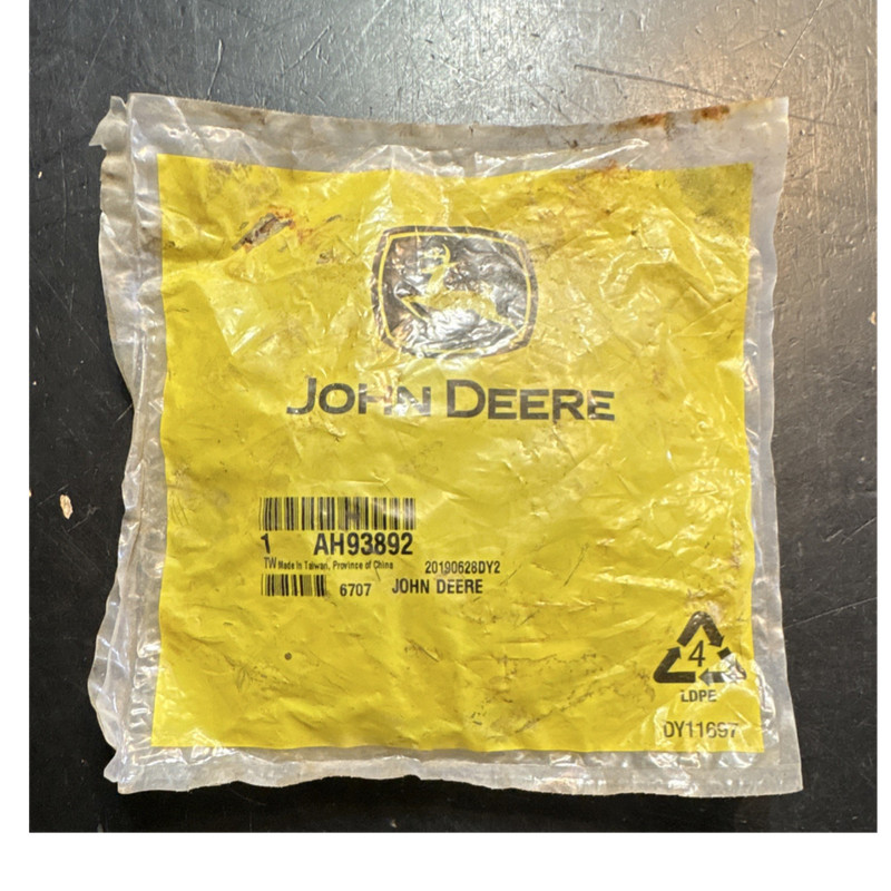 John Deere External Oil Seal AH93892 (1) New