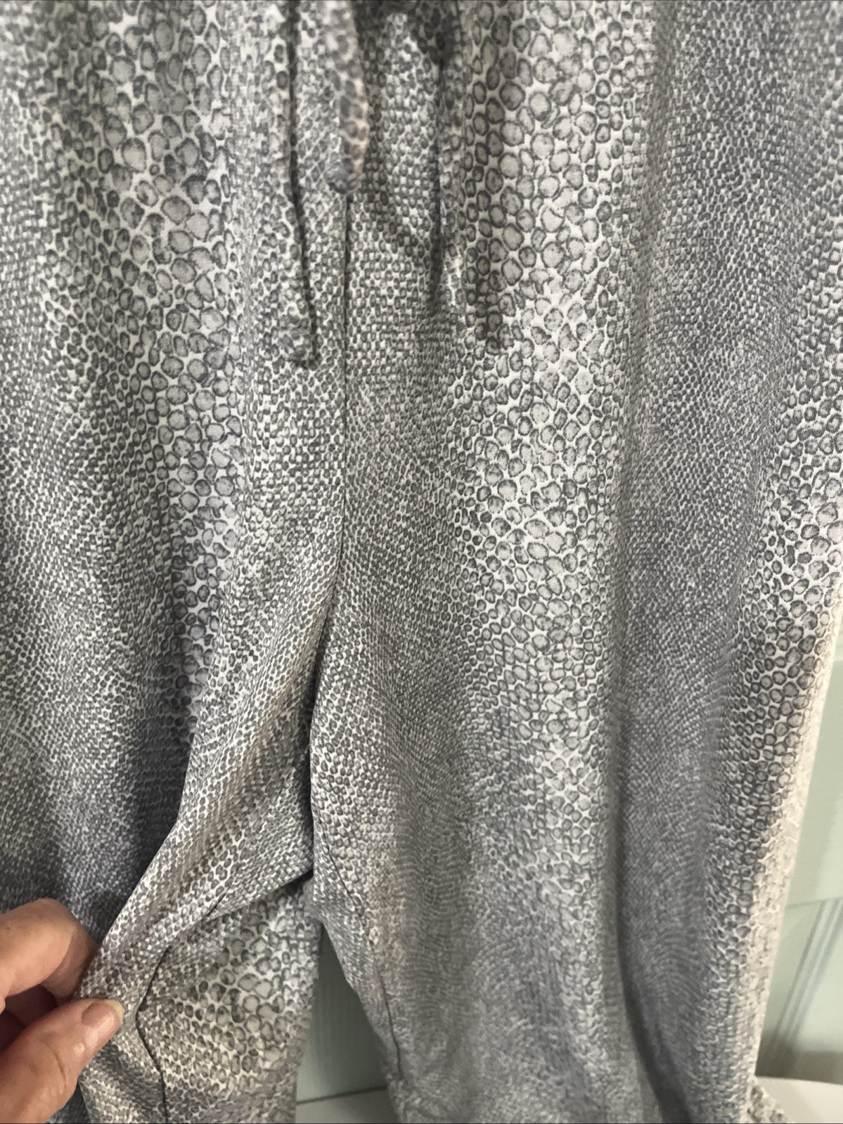 Calvin Klein Women’s Jumpsuit Gray/Silver Pebble Print Sleeveless Sz. 8  thumbnail 6