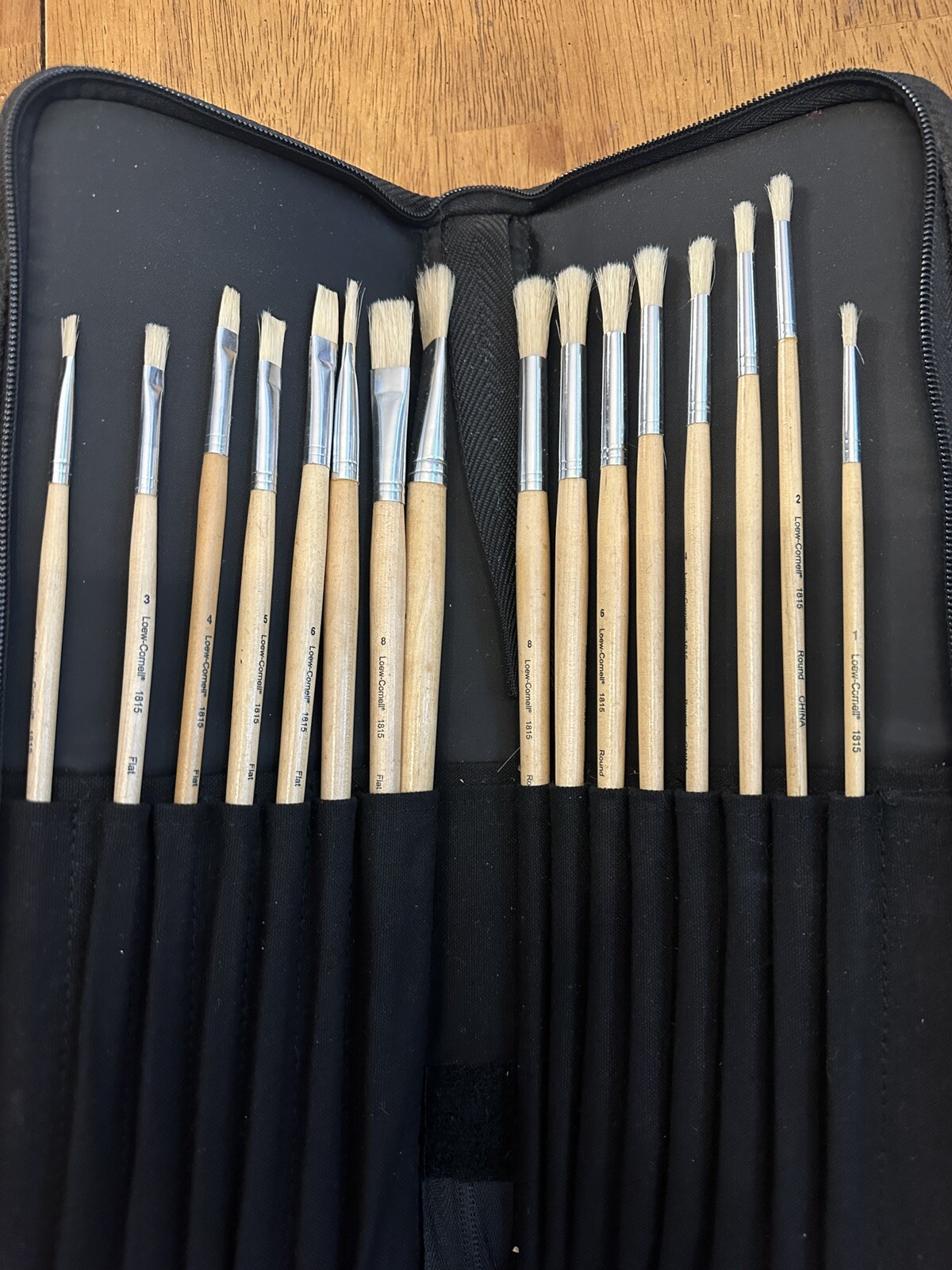 Loew Cornell Set Of 16 Paint Brushes 1815 Excellent Condition