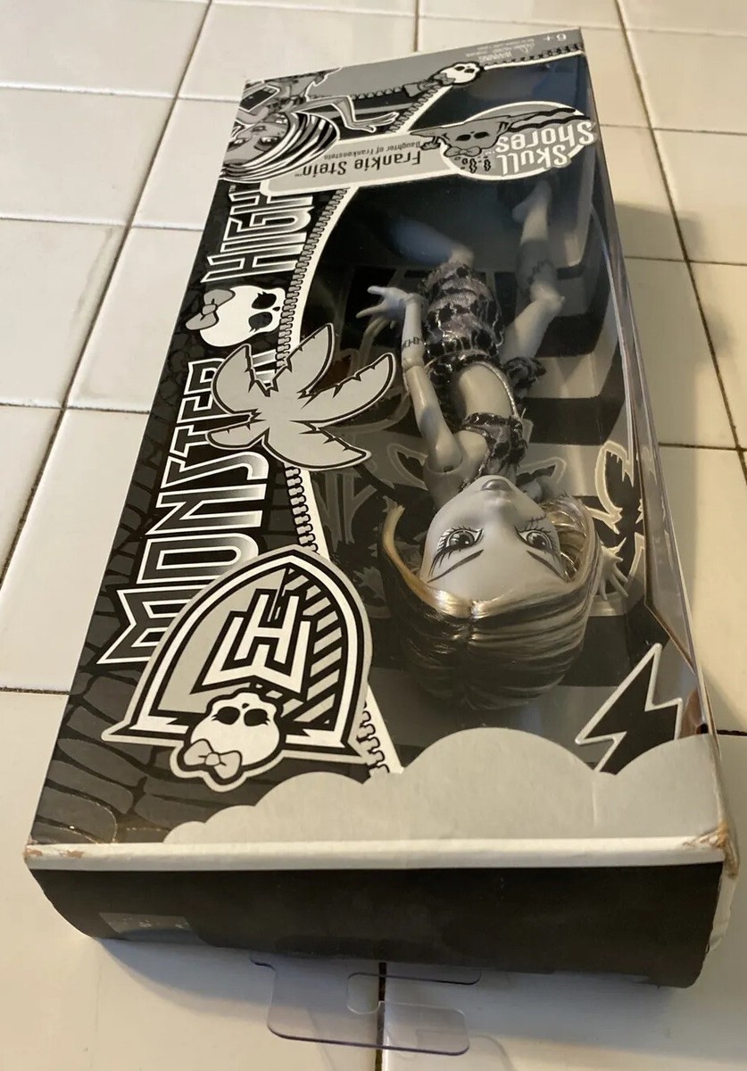 Mattel Monster High Doll Skull Shore Frankie Stein Action