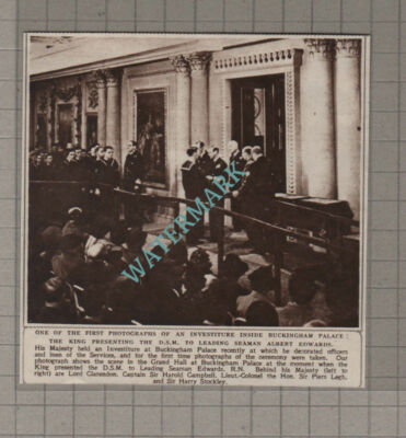 C3473) Führender Seemann ALBERT EDWARDS Buckingham Palace - 1945 Clip