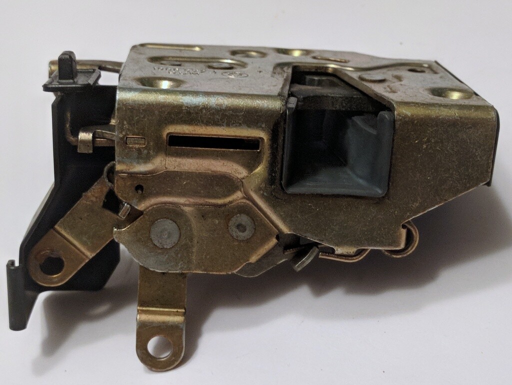 Genuine BMW E30 Door latch. Main mechanism. Passenger. Rear 51221906572