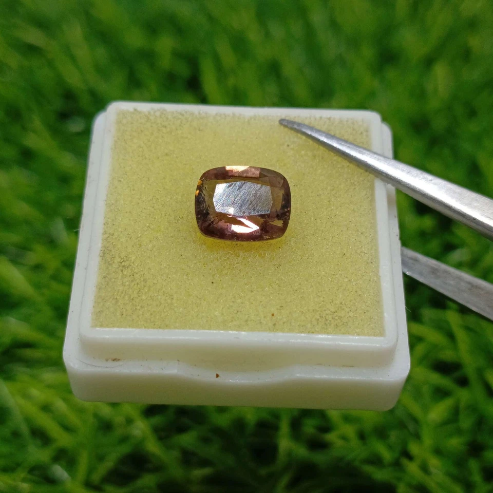 Piedra preciosa de axinita rara corte brillante forma de fusión limpia para ojos de 2,1 quilates Foto 3 de 4