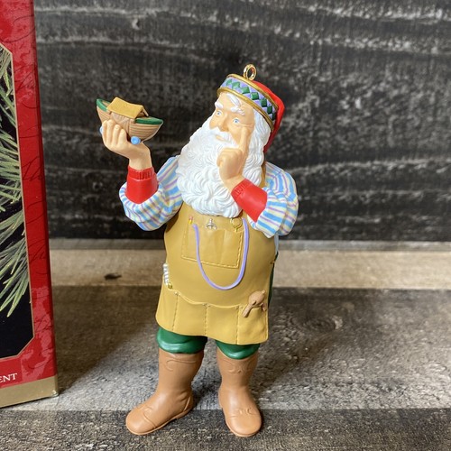 Hallmark Keepsake Ornament The Toymaker’s Gift 1999 Membership Ornament - Picture 3 of 10