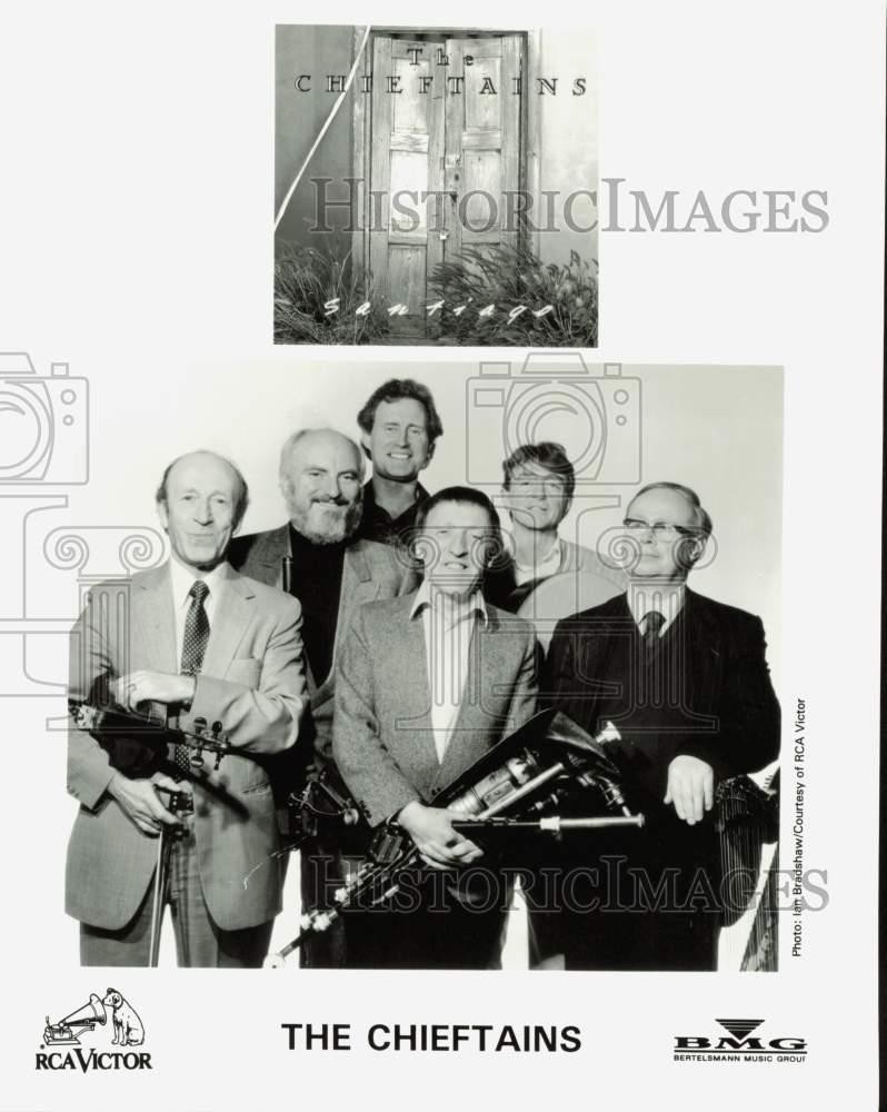 1996 Press Photo Members Of Irish Folk Music Group 
