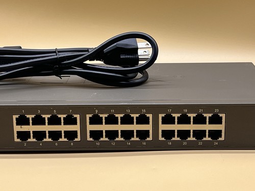 TP-LINK Technologies TP-Link (TL-SF1024) 24-Ports Switch very good ๐ - Picture 3 of 7
