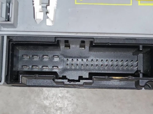 24 431 677 Caja Reles/Fusibles para OPEL ZAFIRA A Elegance 2004 185649 - Imagen 5 de 6