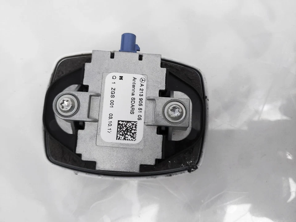 2017-2019 Mercedes-Benz E300 Radio Roof Antenna - White(149) *Chipped Paint Area - Image 4 of 4