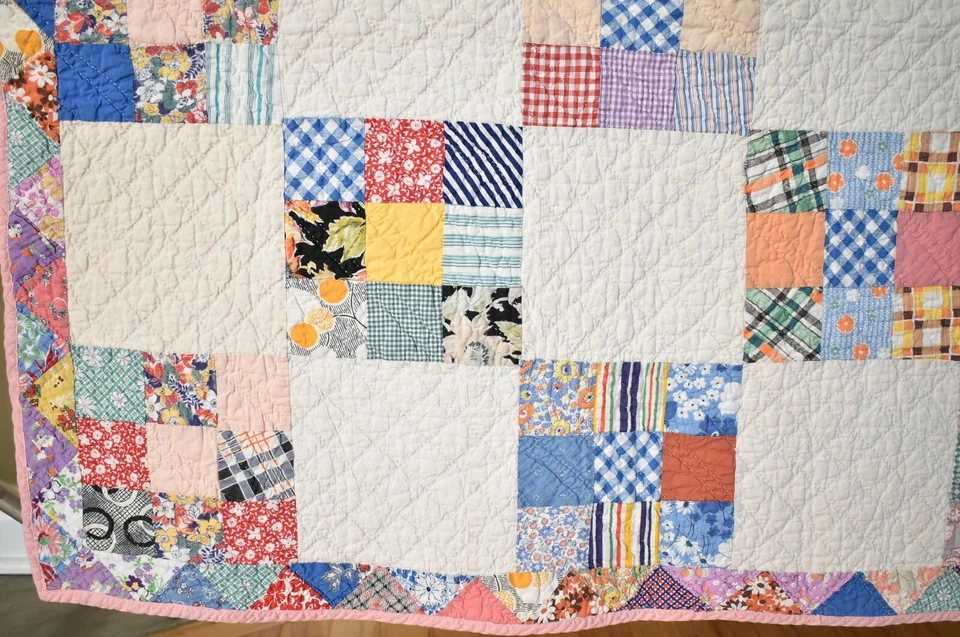 CHEERY Vintage 30's Nine Patch Antique Quilt ~Nice Sawtooth Border! - Image 3 of 4