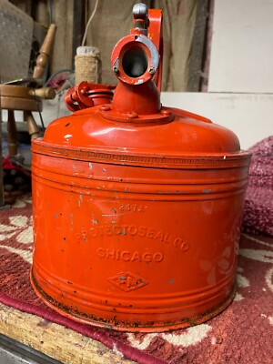 VTG CHICAGO RED PROTECTOSEAL METAL KEROSENE GAS CAN 247A SAFETY
