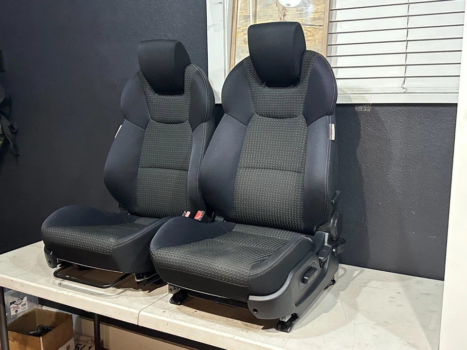 Par de asientos delanteros de tela izquierdo y derecho Hyundai Genesis COUPE 09-12 Foto 3 de 4