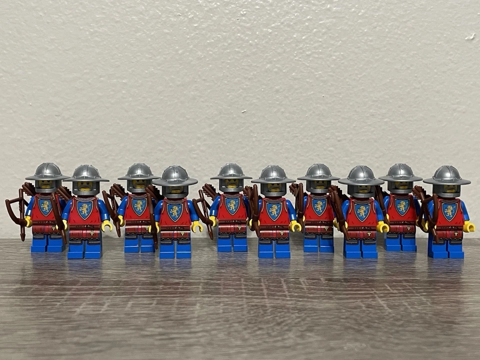 10 Lego Lion Knight Archer Minifigures - Image 2 of 4