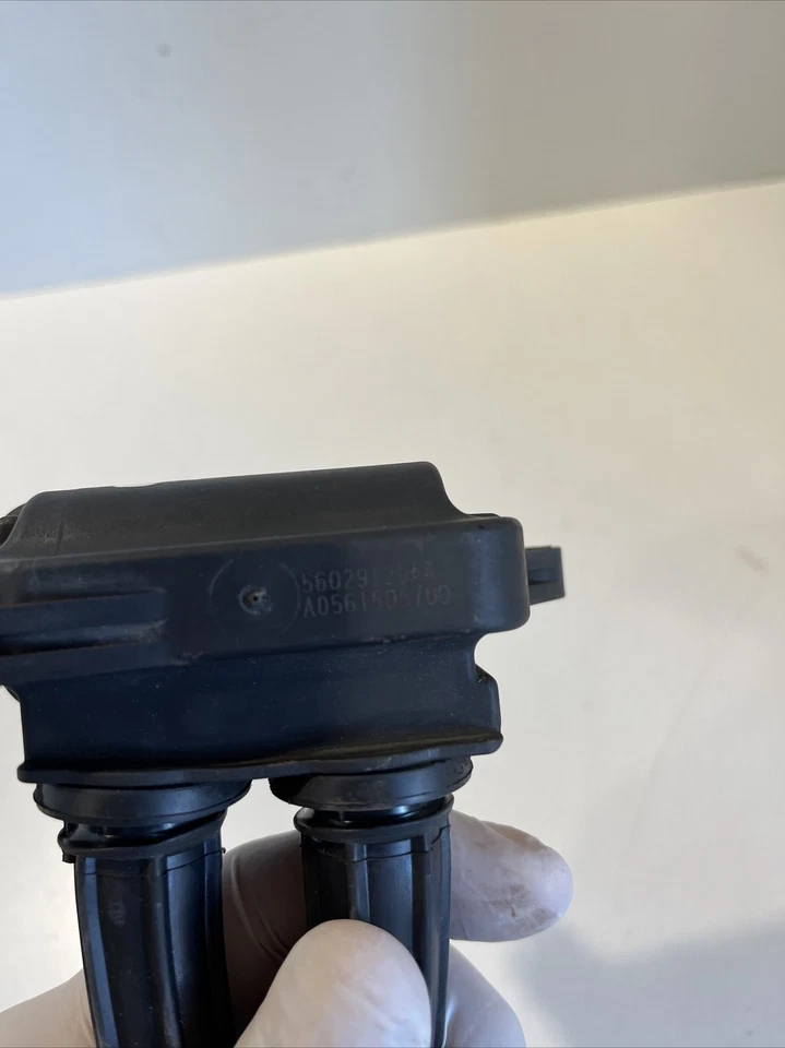 Chrysler 300C Ignition Coil 56029129Aa Genuine 5.7 Hemi 2009 - Image 2 of 4