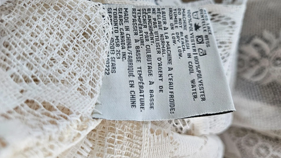 Cortinas de renda clássicas para casa inteira com válvula anexada. 61 por 54 usado. - Imagem 4 de 4