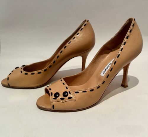 Décolleté Manolo Blahnik in pelle marrone chiaro punta aperta tacchi taglia 37 1/2 - Foto 3 di 10