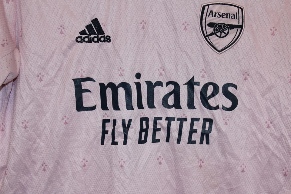 Camiseta de futebol Adidas Arsenal FC 2022/23 Away rosa grande #17 Wear to Num - Imagem 3 de 4