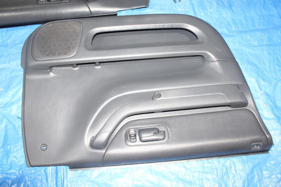 Paneles de puerta Honda CRV CR-V 97-01 con interruptores de bloqueo de alimentación y manijas hardware delantero Foto 4 de 4
