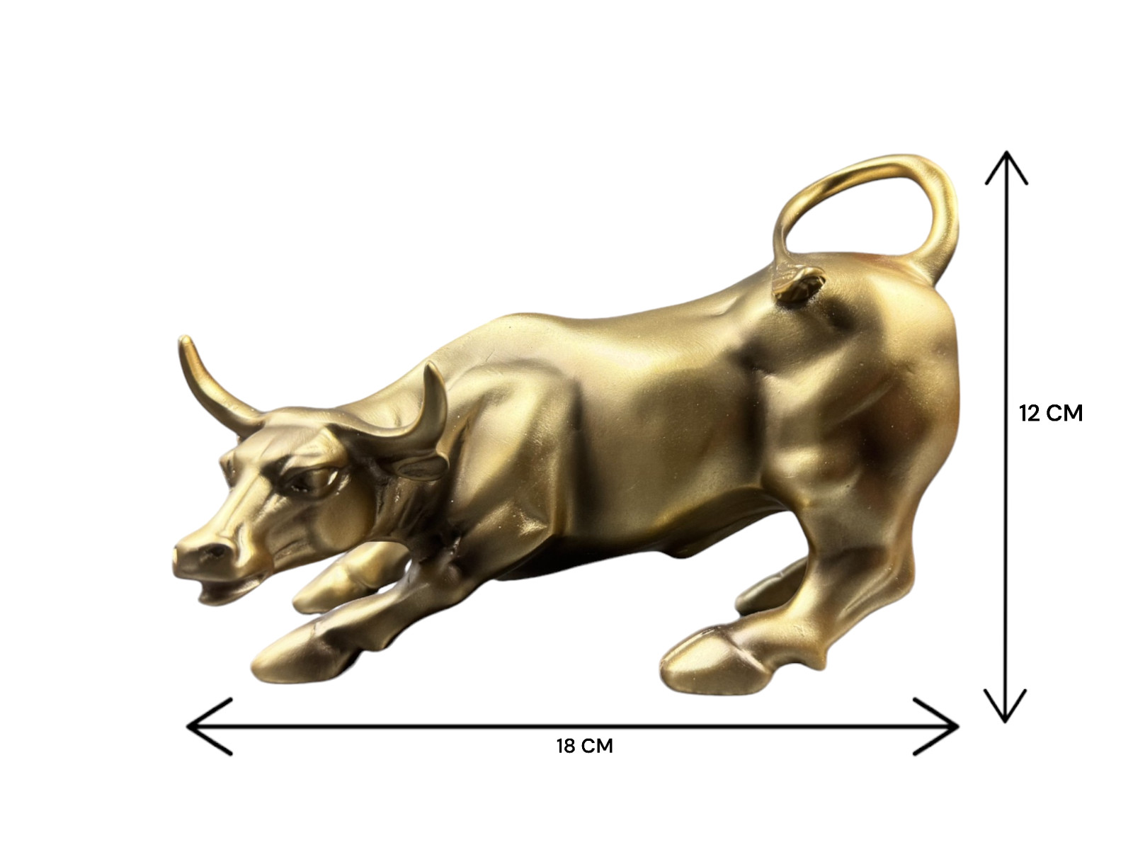 Statuette de taureau doré en résine artisanale pour un design intérieur de luxe