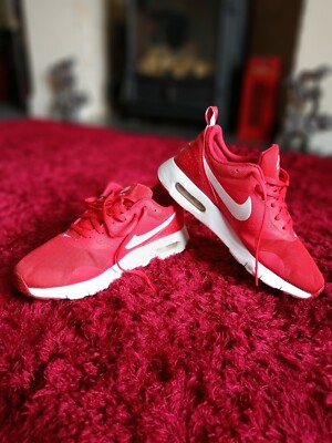 nike red for women's