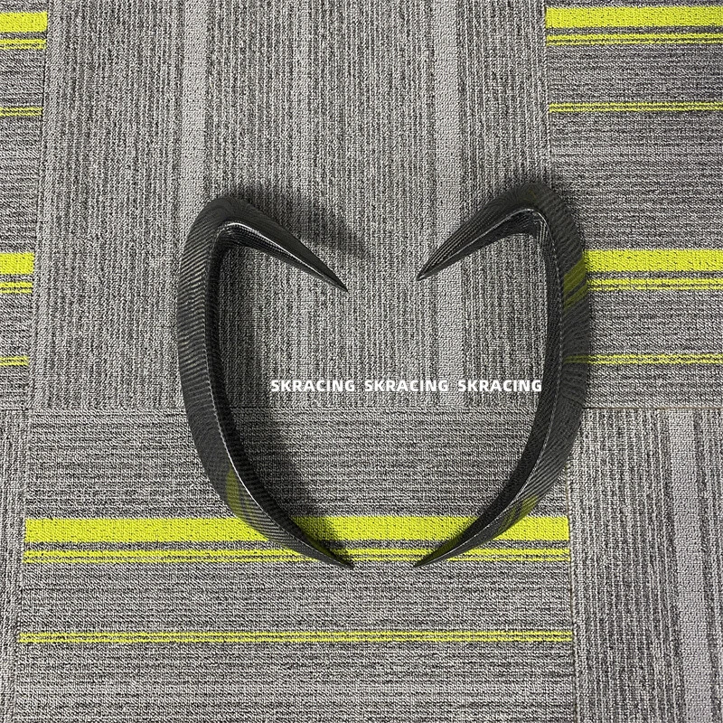 Divisor de aletas de parachoques trasero de fibra de carbono para Mercedes Benz AMG GT43 50 53 19-23 Foto 4 de 4