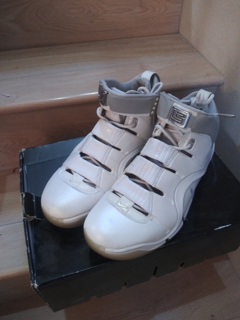 Size 10.5 - Nike Zoom LeBron 4 White 