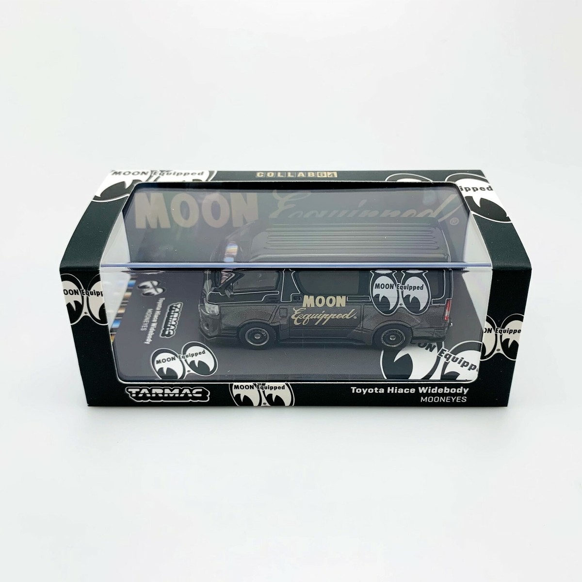 Tarmac Works 1:64 Toyota Hiace Widebody Mooneyes (Black