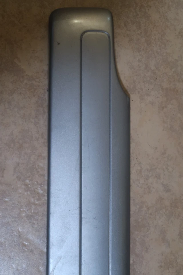 98-04 Toyota Land Cruiser Right Passenger Rear Exterior Body Molding OEM P5 - Image 4 of 4