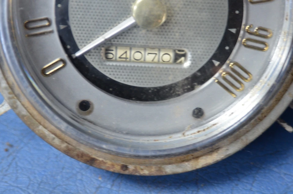 Dodge Velocímetro 1952-1954 100 mph Indicador de tablero Bisel Original De Colección OEM Odómetro Foto 3 de 4