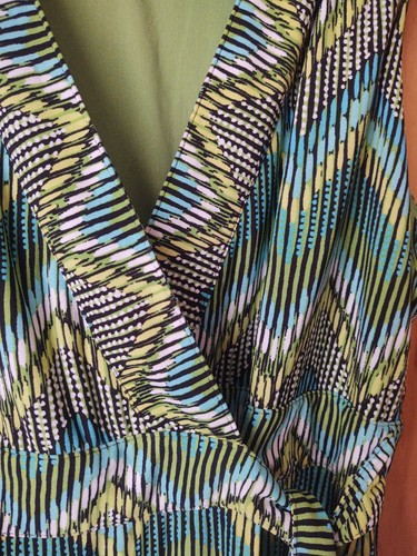 STUDIO I Stretch Women's Wrap Dress sleeveless Color Green (Size Petite 4) - Picture 4 of 10
