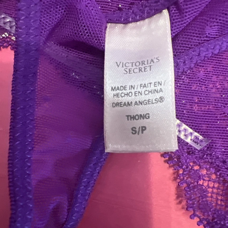 Tanga de malla de encaje Victoria’s Secret Panty Dream Angels talla pequeña púrpura Foto 4 de 4