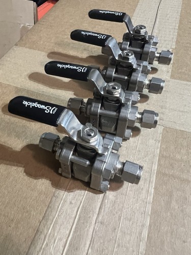 Swagelok SS-62TS4 1/4” Ball Valves - Listing Is For 4 Valves-New - 第 1/7 張圖片