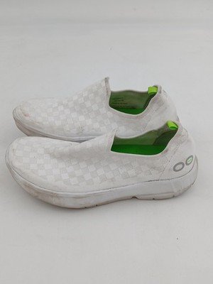 OOFOS OOmg eeZee Low Shoes Womens Size 8.5 White Recovery  display picture 1