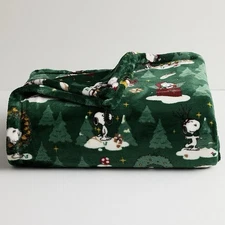 PEANUTS Snoopy 60"x72" Throw Blanket Charlie Brown Christmas Gifts Trees Wreaths