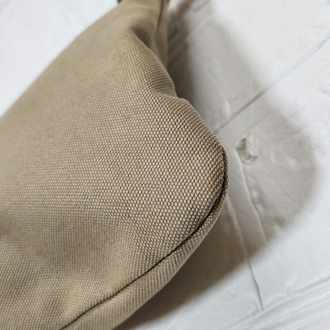 PRADA Beige Leather Triangular Plate Handbag Unis… - image 11