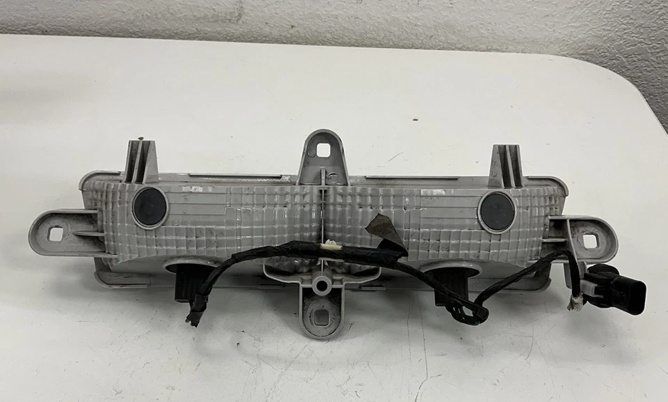 Cadillac CTS 2018 parachoques trasero luz de reversa 20847473 OEM Foto 4 de 4