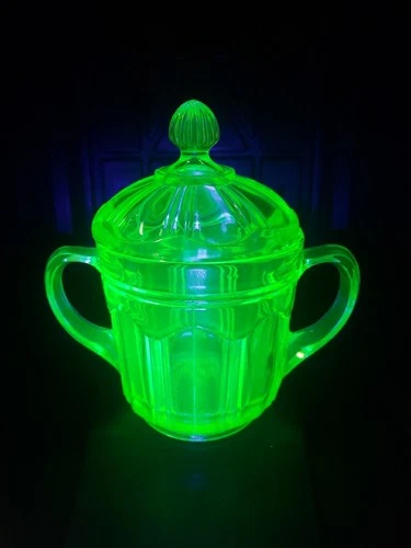 URANIUM DEPRESSION GLASS! Anchor Hocking Colonial Sugar Bowl GREEN 1930 6" Tall