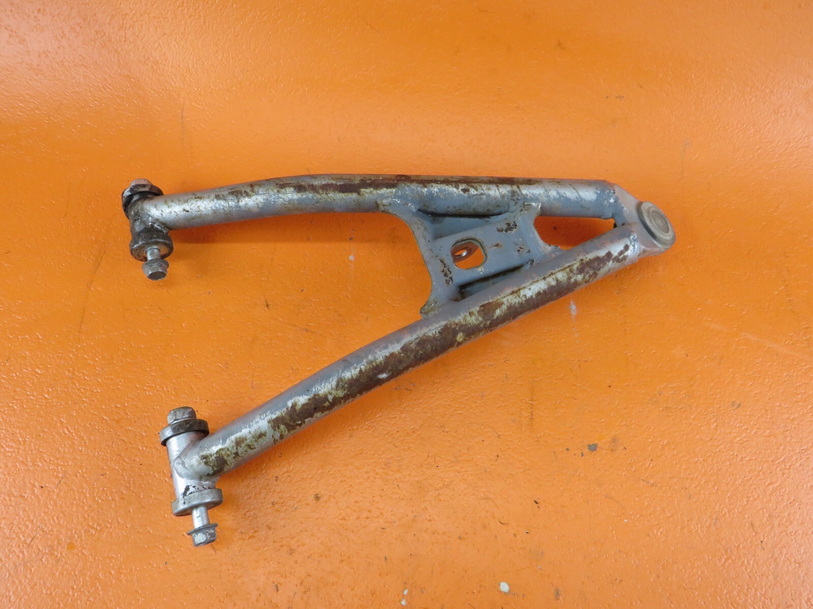 2004 2009 Yamaha YFZ450 YFZ 450 OEM FRONT RIGHT LOWER A ARM CONTROL