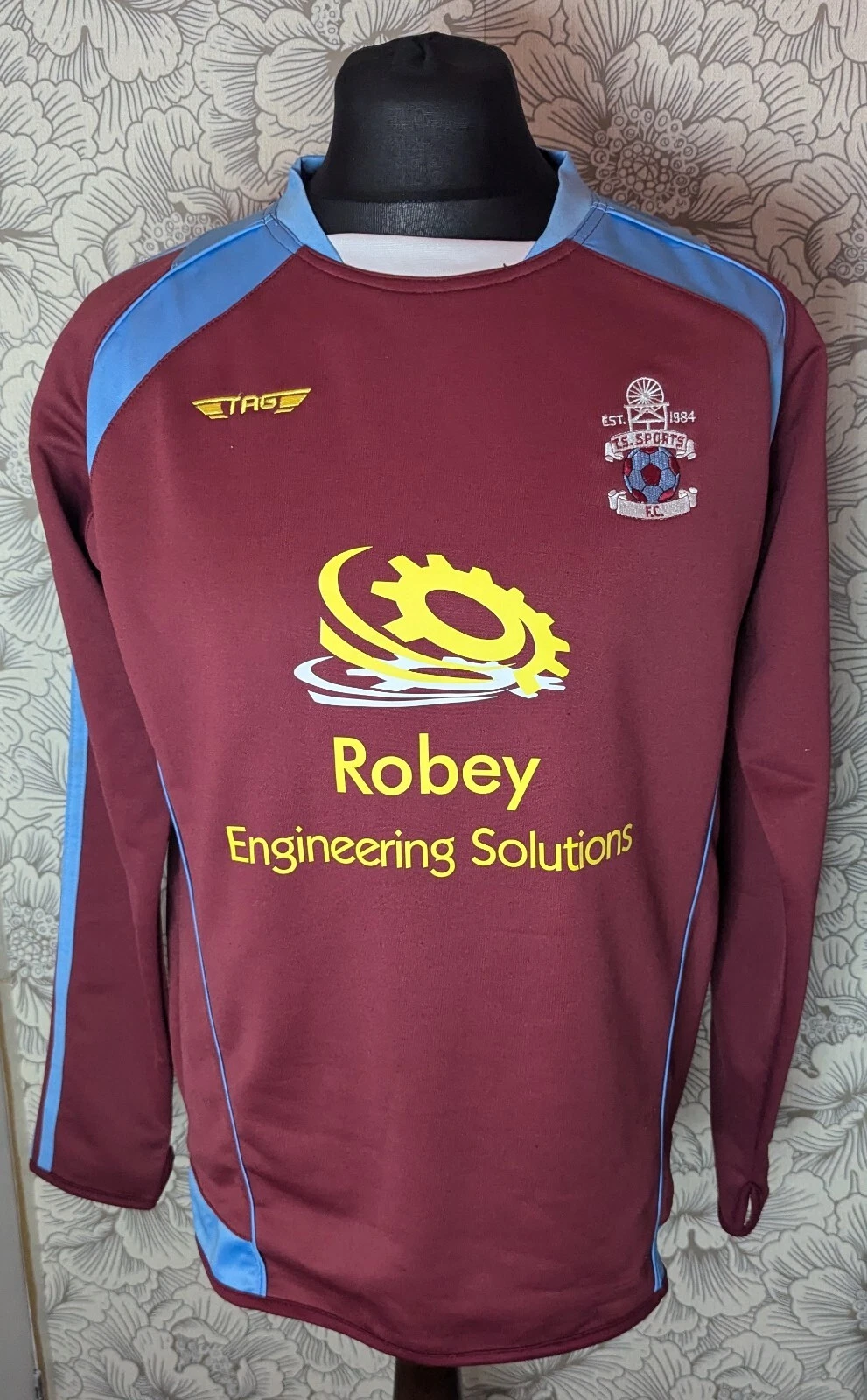 Ta Sports FC Mens Red Football Top Jersey Shirt Long Sleeved Size Large Used