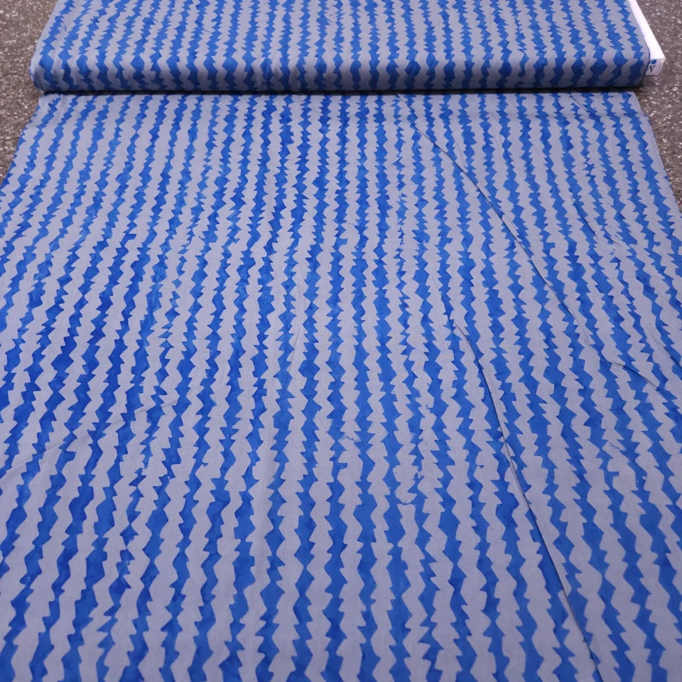 Piezas Departamento Batiks POR Victoria Findlay Wolfe Marcus Telas Azul Gris Zig Zag Foto 3 de 3