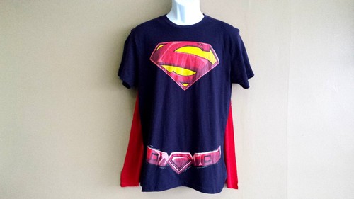 Superman T-Shirt with Detachable Cape 