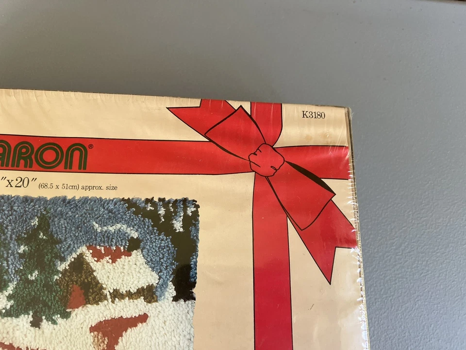 NOS Vtg 1980 Christmas from Caron SLEIGH SCENE Latch Hook Kit 20x27 K3180 - Image 3 of 4