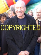 PATRICK STEWART HOT CANDID PHOTO HF-3370