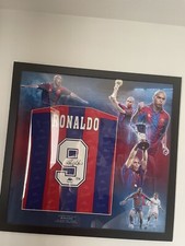 FRAMED RONALDO NAZARIO HAND SIGNED BARCELONA SHIRT - Beckett Coa